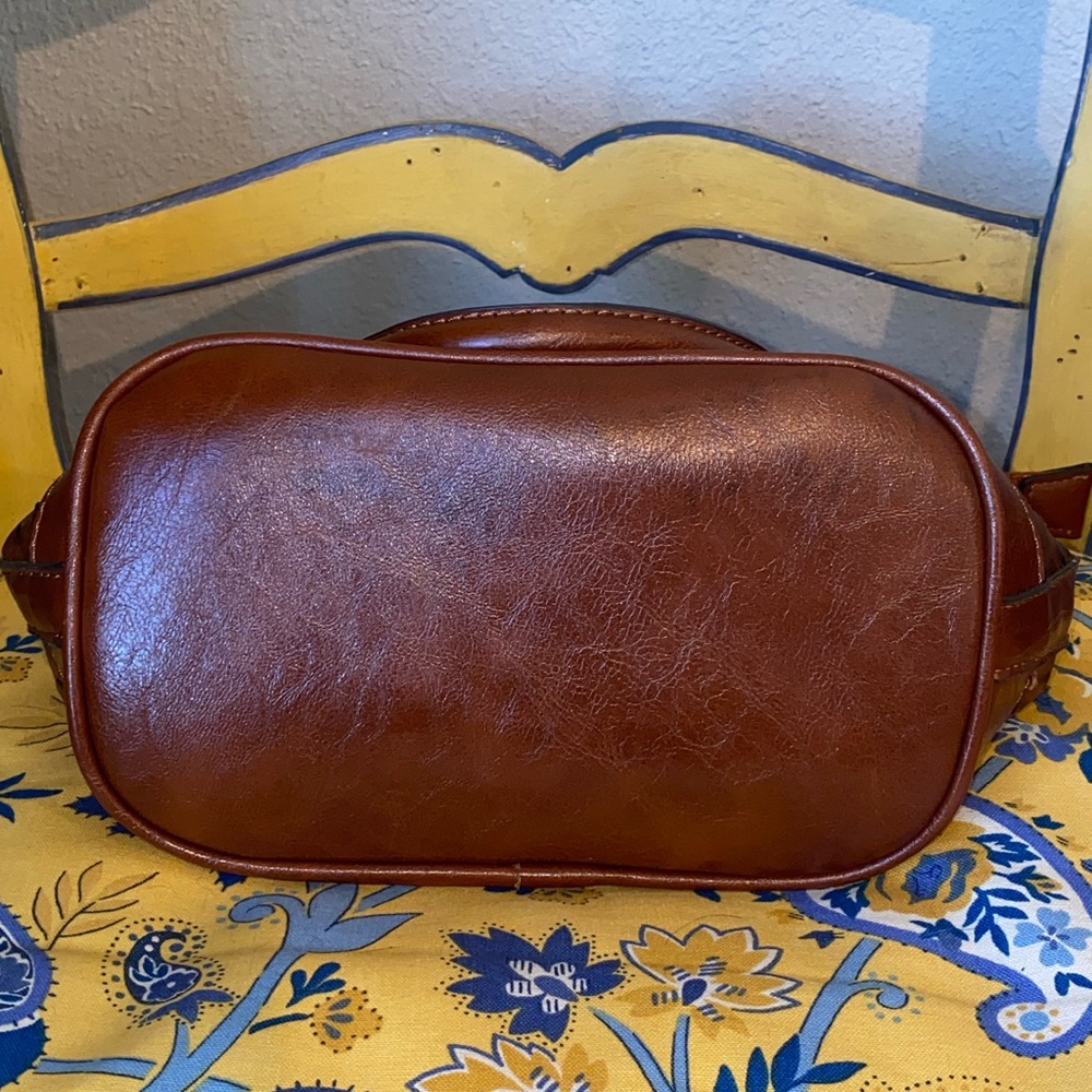 Luxurious Brown Leather Satchel - Picture 6 of 6